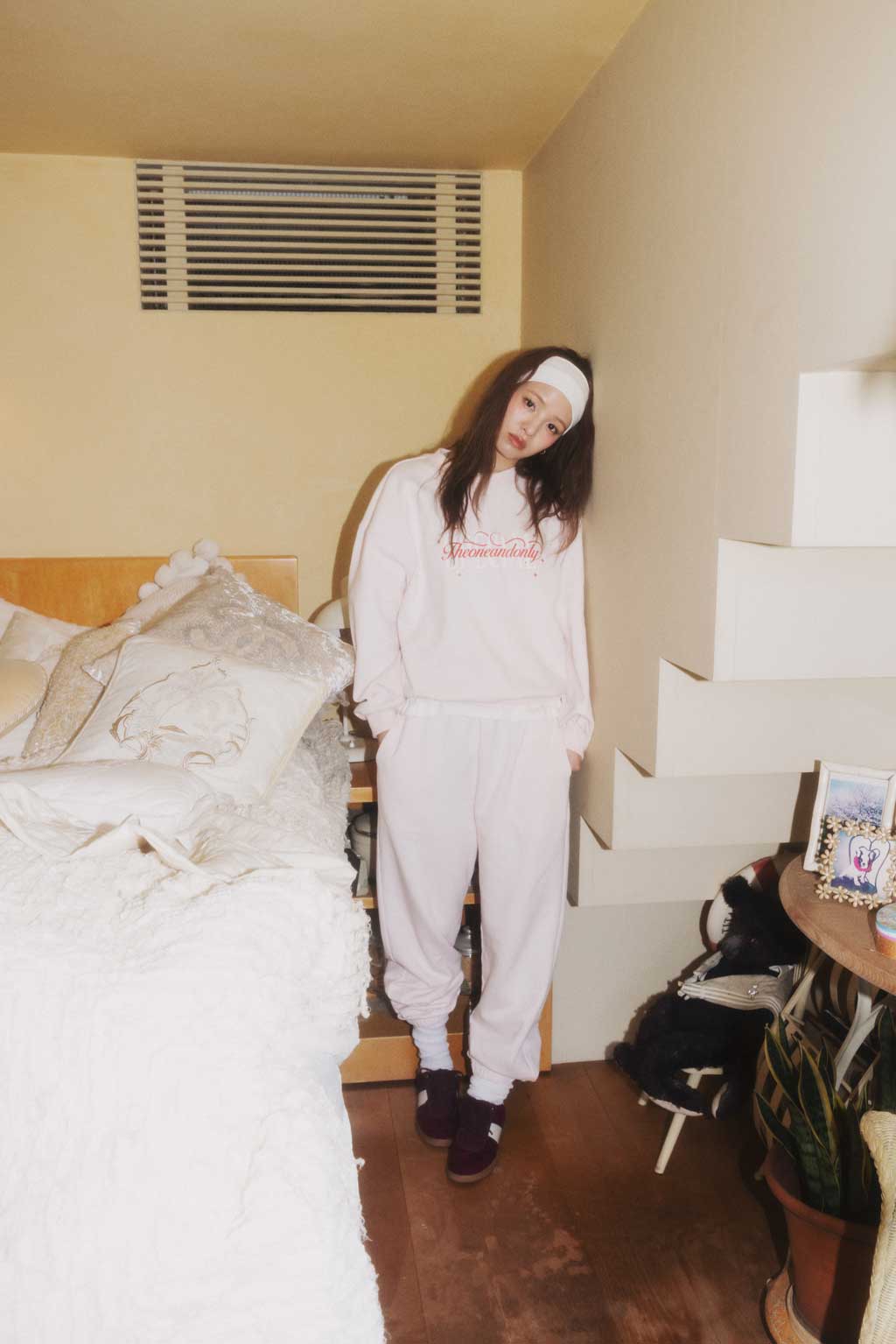 Embroidery Sweat Pants Pink